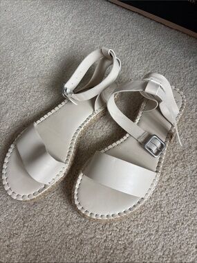 Abercrombie & Fitch Neutral Sandals